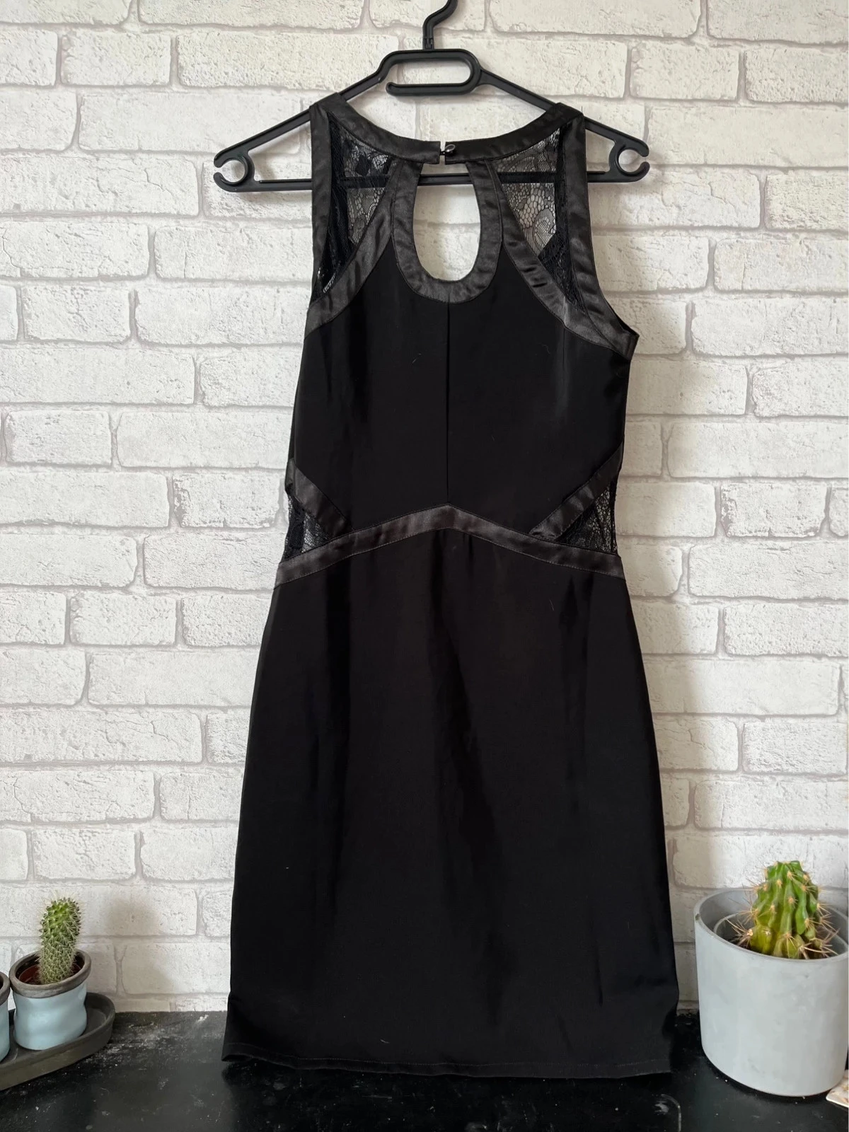 Zwarte No Excuse jurk T38 – Chique en vrouwelijk met kanten details – photo 4